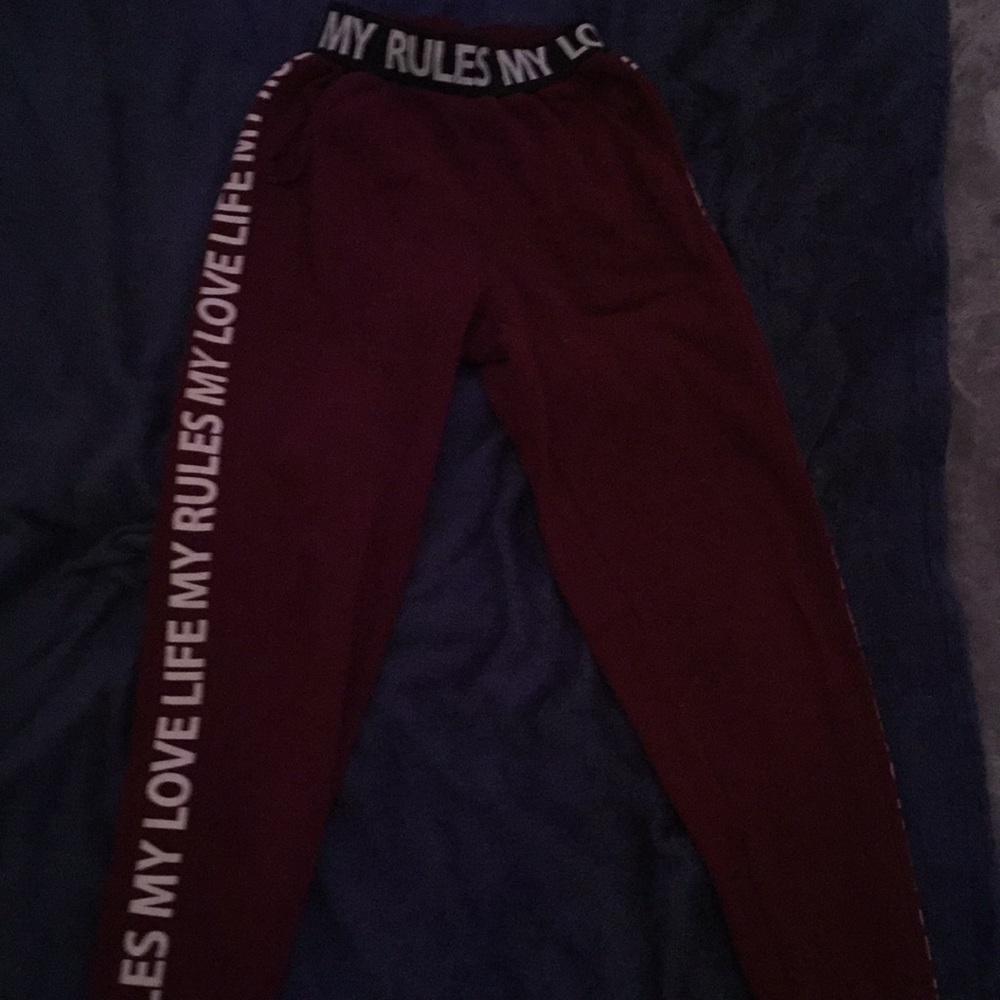 Cropped long sleeve shirt with sweat pants - Picture 3 of 3